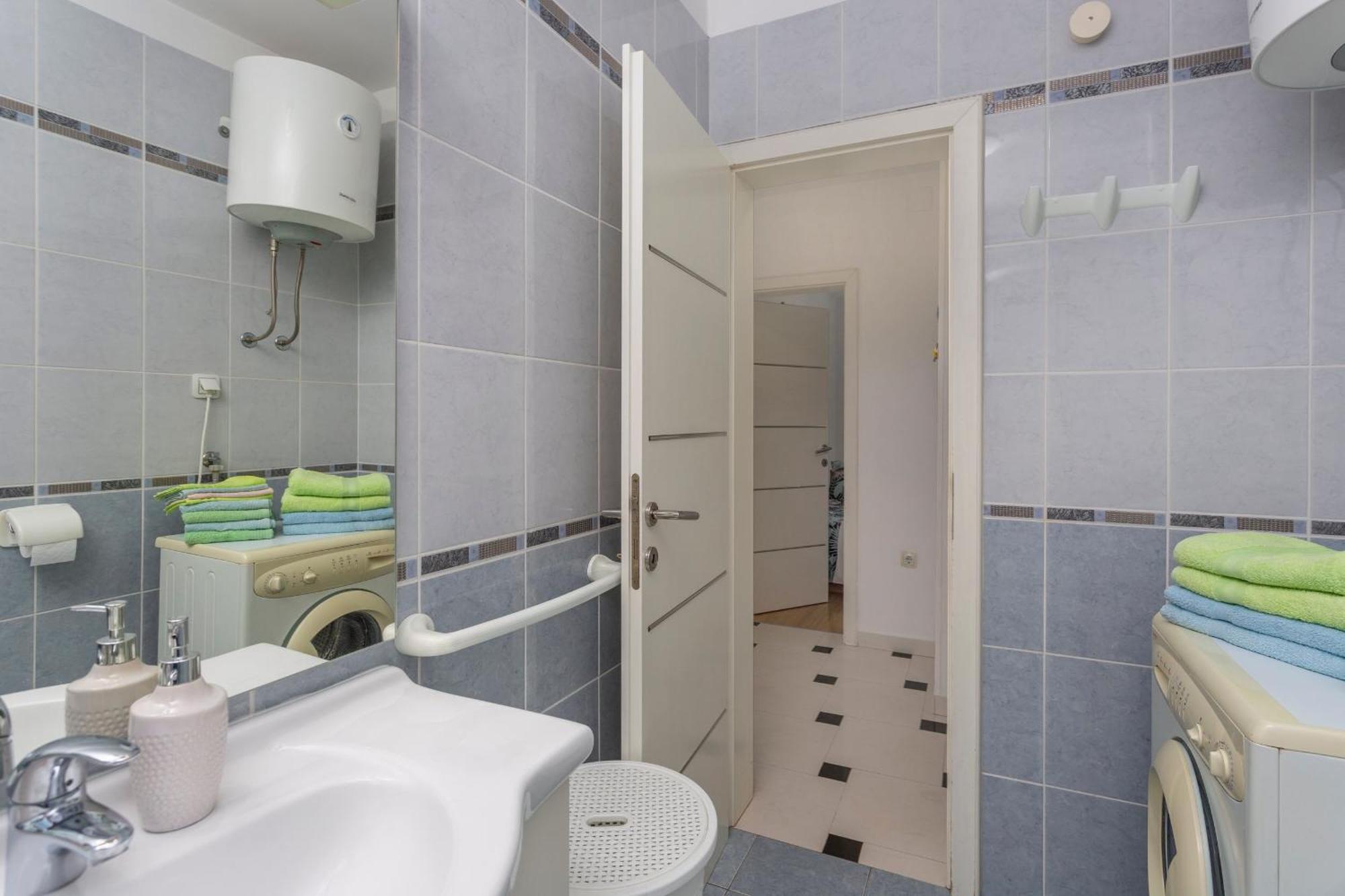Apartments By The Sea Njivice, Krk - 5296 客房 照片