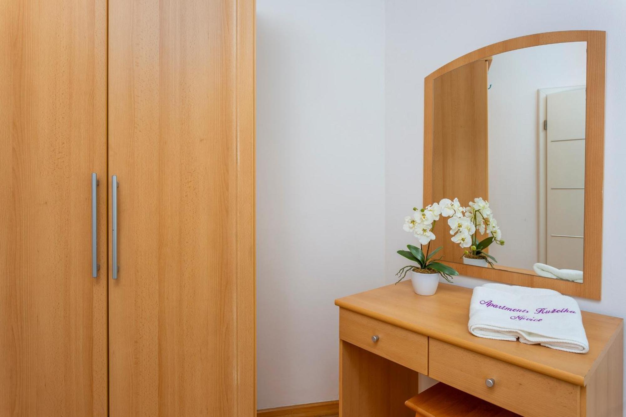 Apartments By The Sea Njivice, Krk - 5296 客房 照片