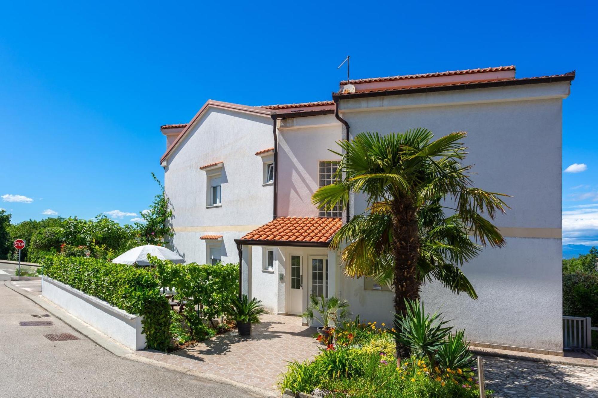 Apartments By The Sea Njivice, Krk - 5296 外观 照片